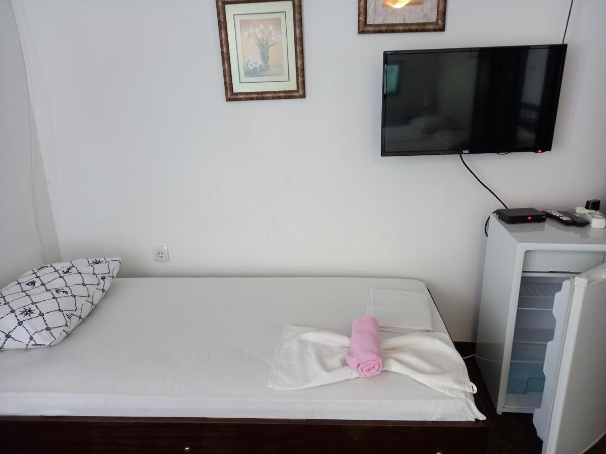 Sea View Hotel Risan Kültér fotó