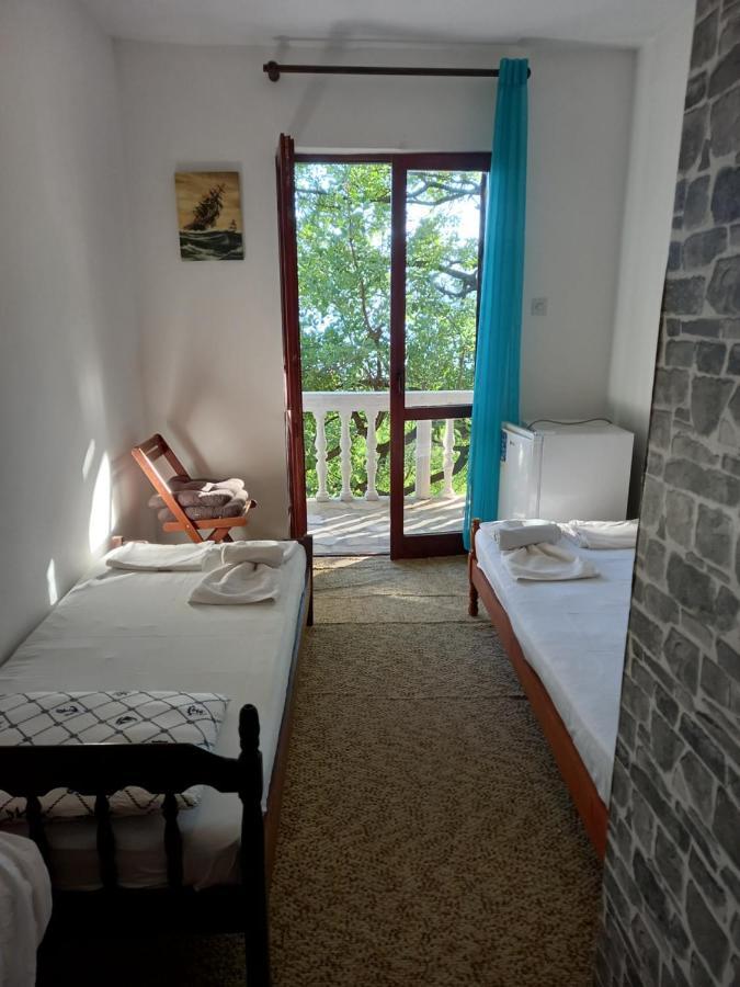 Sea View Hotel Risan Kültér fotó